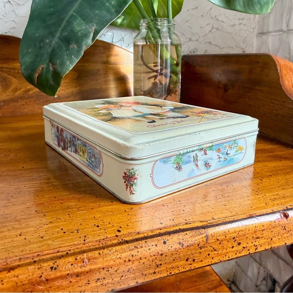 Vintage Christmas Tin with Children Illustration - Picture 2 of 6